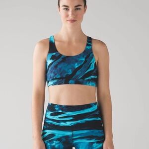 LULULEMON $52 Womens 6 Energy Bra Nulux W2ADXS Medium Support A/B Cup RR12
